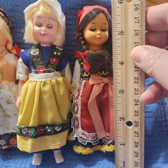 Vintage Gutach Schwarzwald Dolls, 6" with Traditional German Dress Set Of 6 - Picture 5 of 6